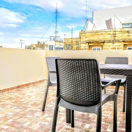 Sweet Cosy Penthouse Between Sliema & Valletta
