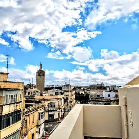 Sweet Cosy Penthouse Between Sliema & Valletta Apartmán